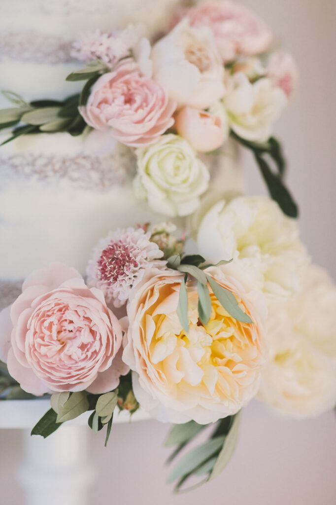 Scrumptious-Bakes-Wedding-Cake-Inspiration-minishoot-031 Scrumptious-Bakes-Wedding-Cake-Inspiration-minishoot-031